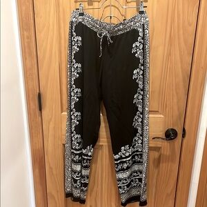 Black and White Floral Print Pants